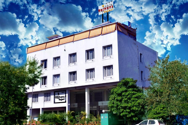   Hotel Rajhans Regent
